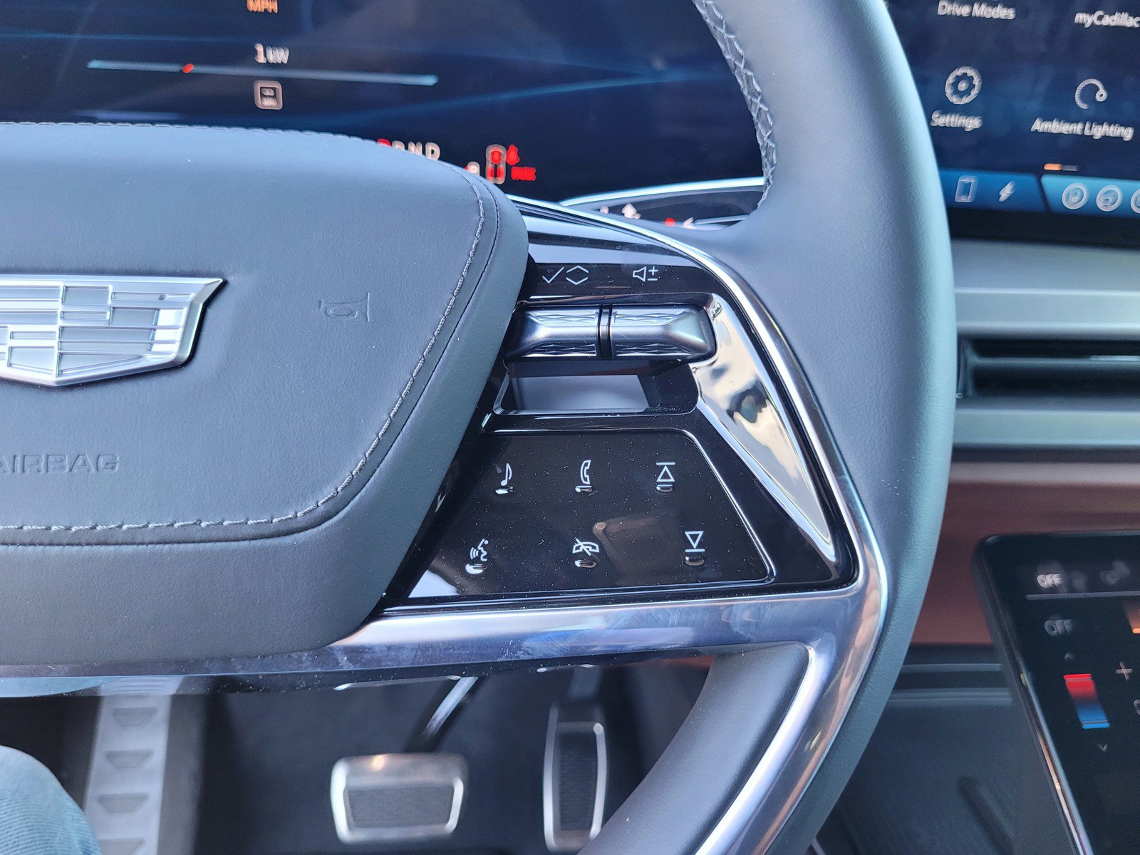 Certified 2026 Cadillac Vistiq Platinum image 23