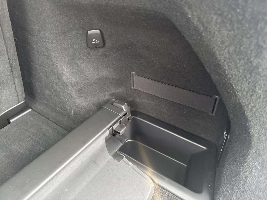 Used 2025 Volvo XC90 B5 Plus w/ Protection Package Premier image 38