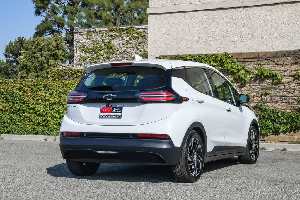 Used 2023 Chevrolet Bolt LT w/ Infotainment Package FWD image 6