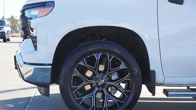 Used 2025 Chevrolet Silverado 1500 W/T w/ WT Value Package image 5