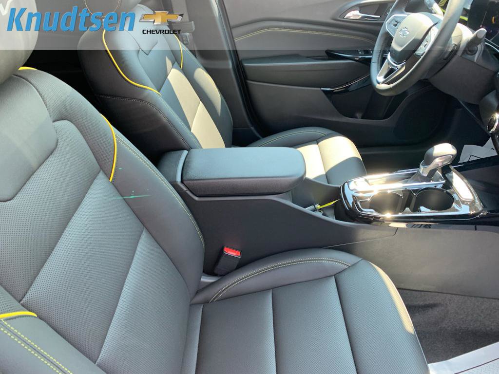 New 2026 Chevrolet Trax ACTIV w/ Sunroof Package FWD image 11