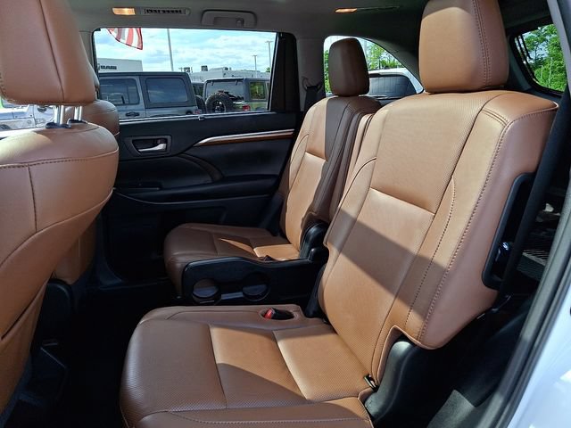 Used 2019 Toyota Highlander Limited Platinum AWD/4WD image 10