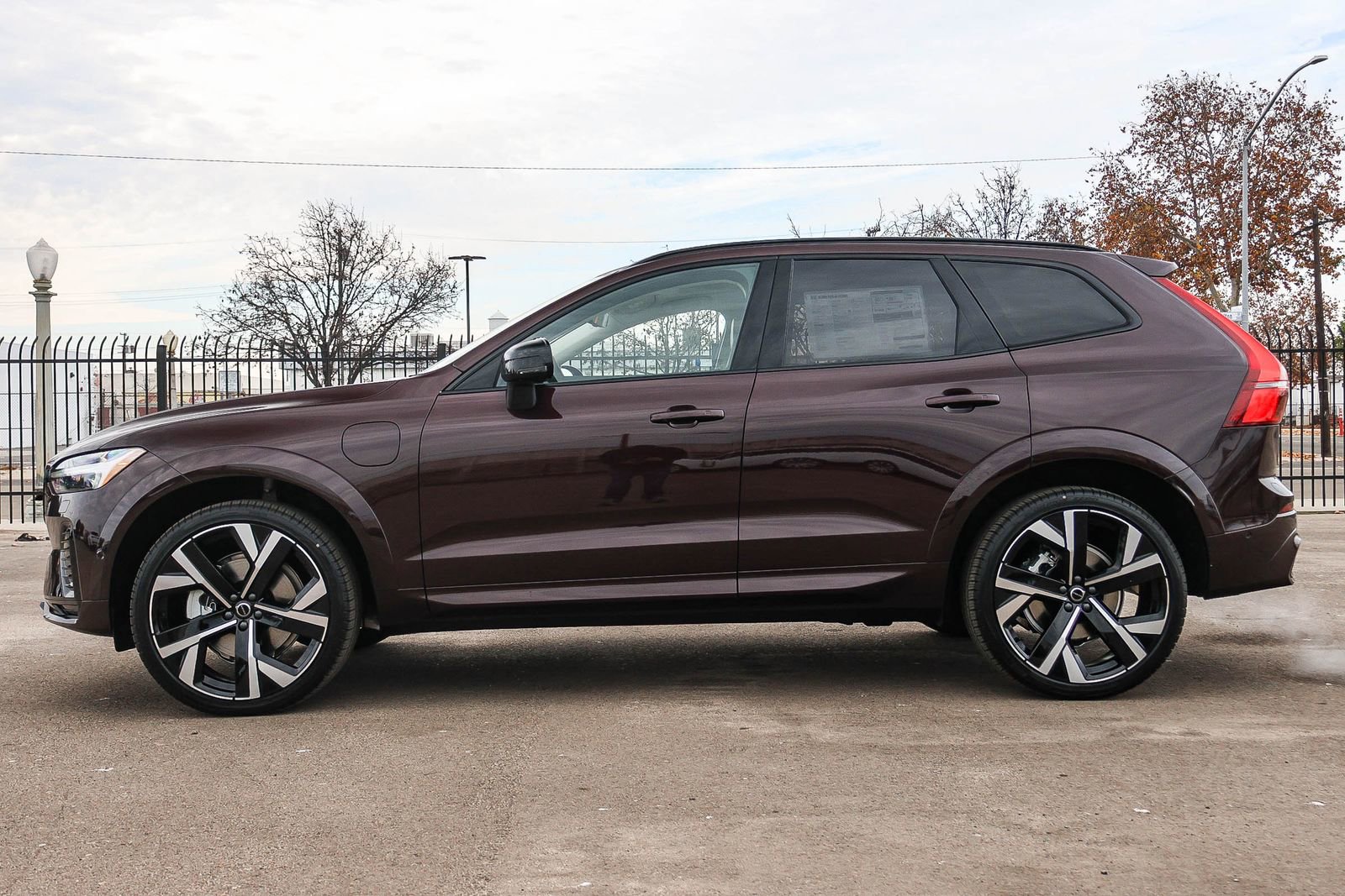 New 2026 Volvo XC60 T8 Ultra w/ Climate Package image 8