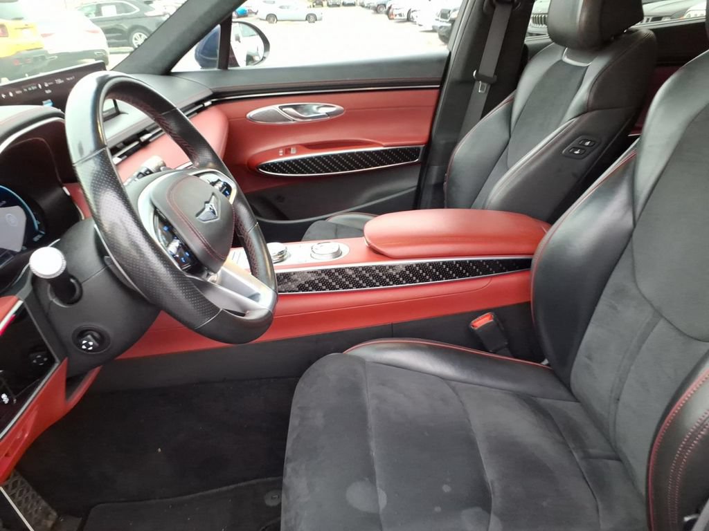Used 2022 Genesis GV70 3.5T Sport w/ Sport Prestige Package AWD/4WD image 9