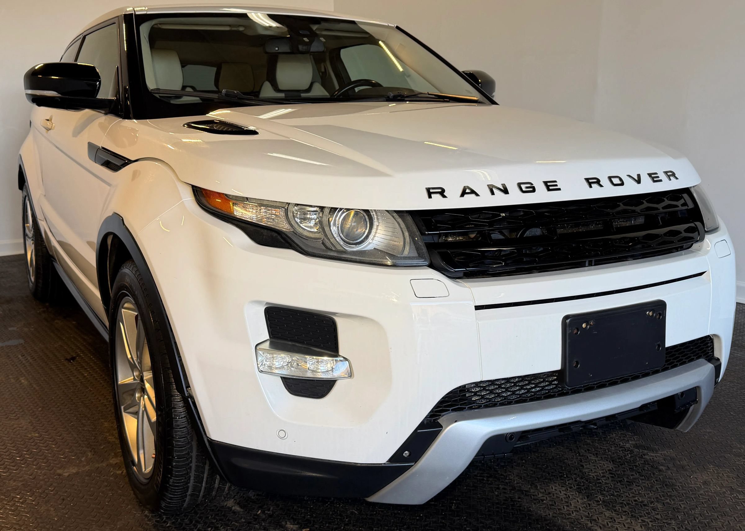Used 2012 Land Rover Range Rover Evoque Dynamic AWD/4WD image 2