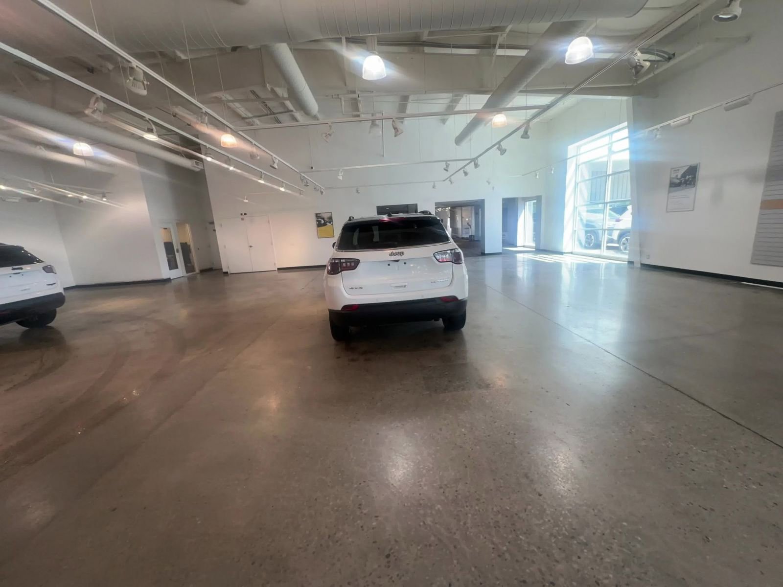 Used 2025 Jeep Compass Limited AWD/4WD image 16