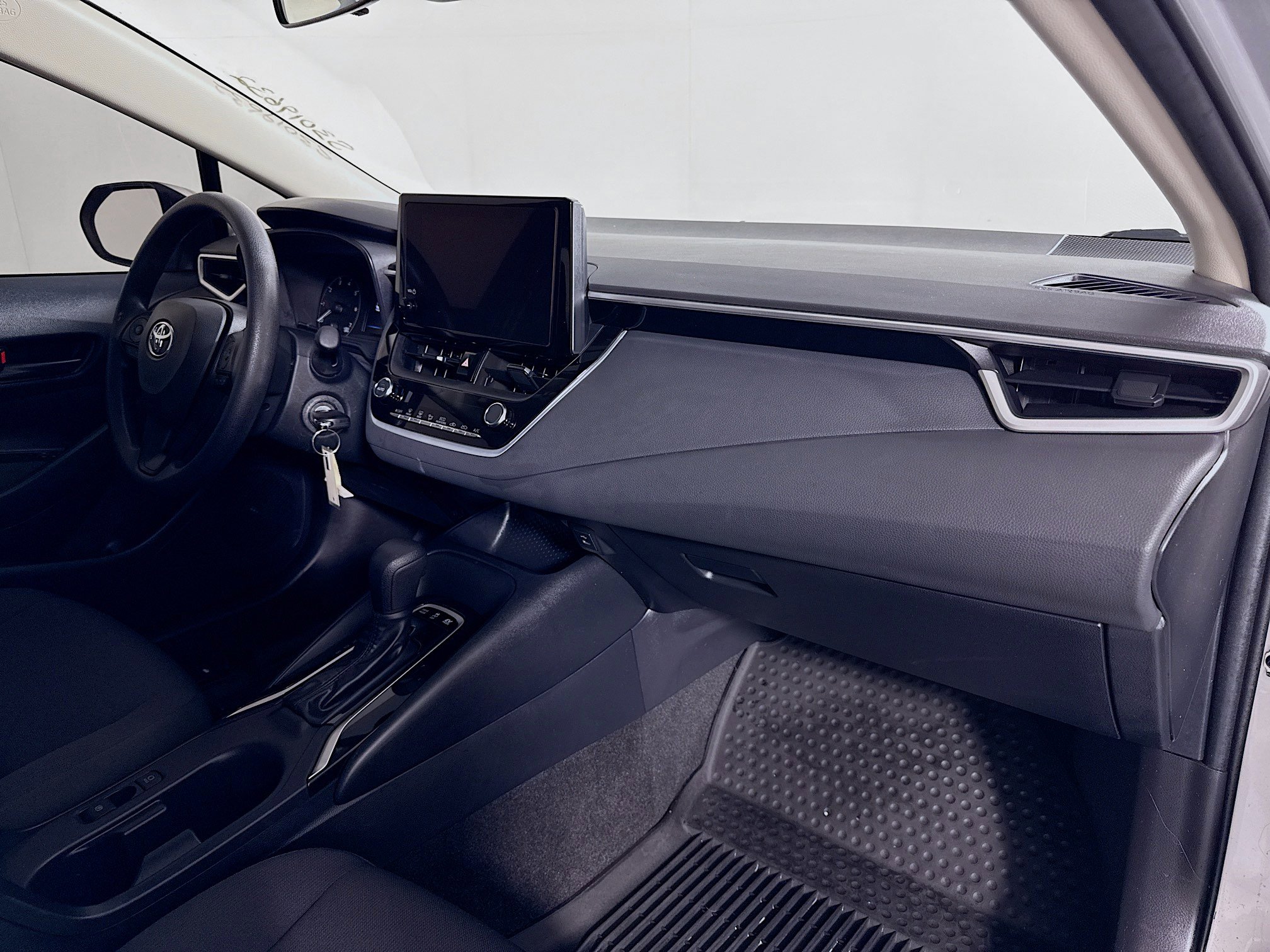 Certified 2025 Toyota Corolla LE image 25