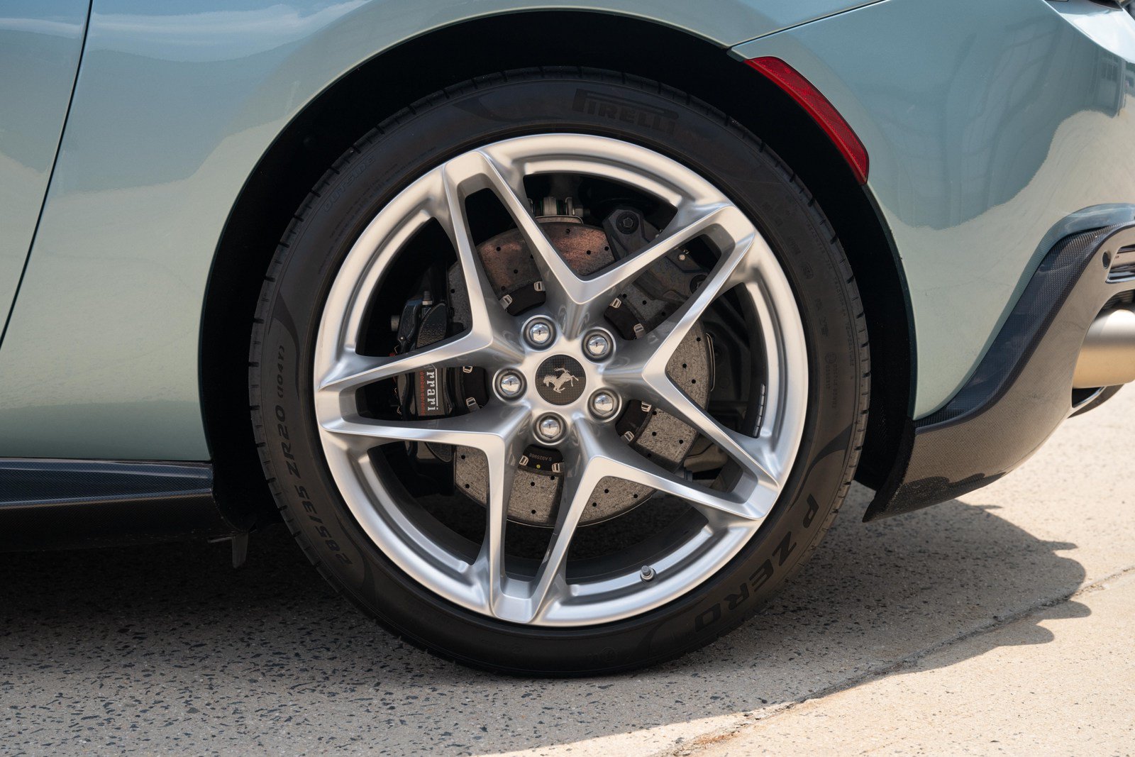 Used 2024 Ferrari Roma Spider RWD image 19