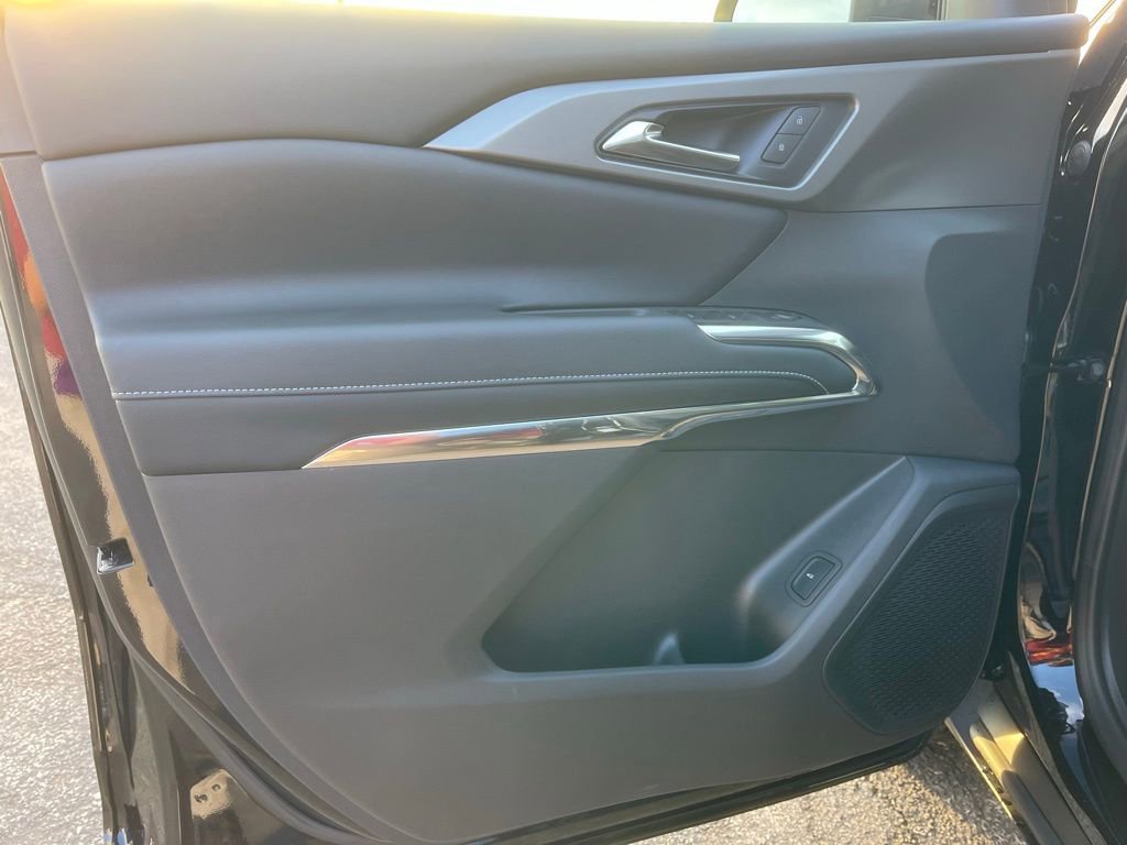 New 2026 Chevrolet Traverse LT w/ Driver Confidence Package image 9