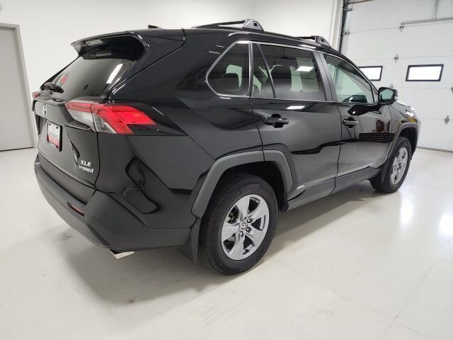 Used 2024 Toyota RAV4 XLE w/ Convenience Package image 12