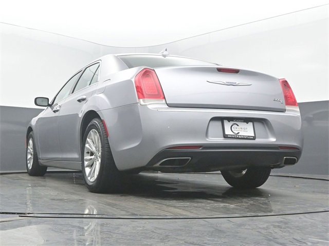 Used 2017 Chrysler 300 C image 49