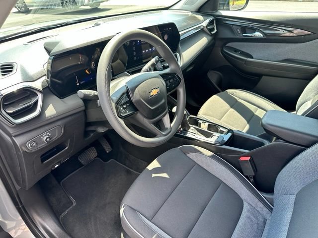 Used 2026 Chevrolet TrailBlazer LS w/ LS Convenience Package FWD image 11