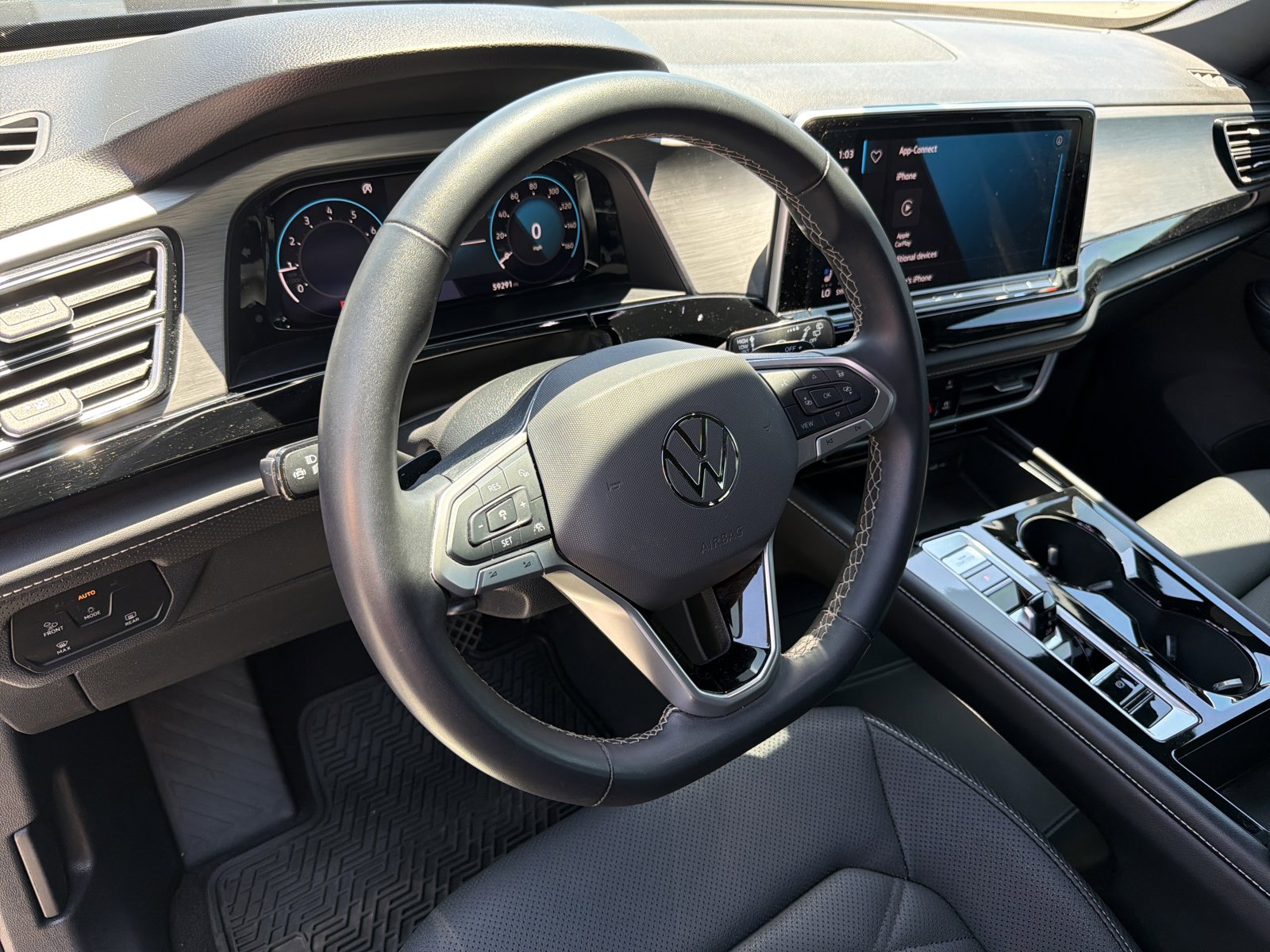 Used 2024 Volkswagen Atlas Cross Sport SE FWD image 17