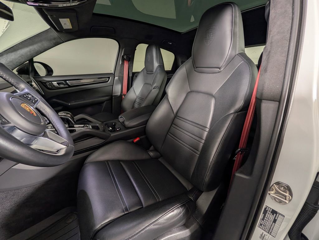 Used 2023 Porsche Cayenne GTS AWD/4WD image 5