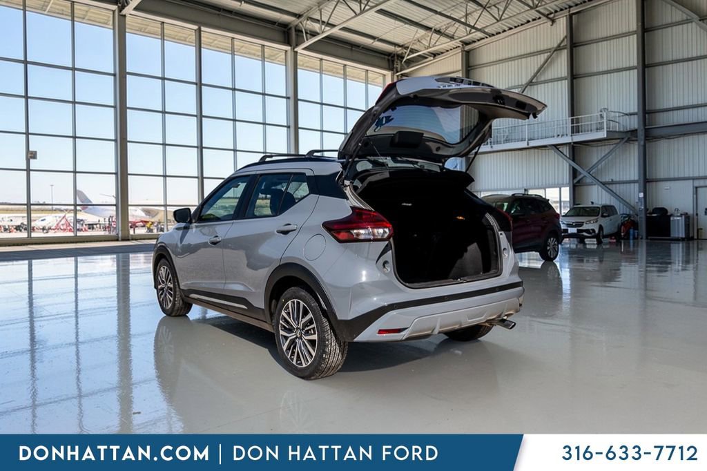 Used 2021 Nissan Kicks SR w/ SR Premium Package image 24