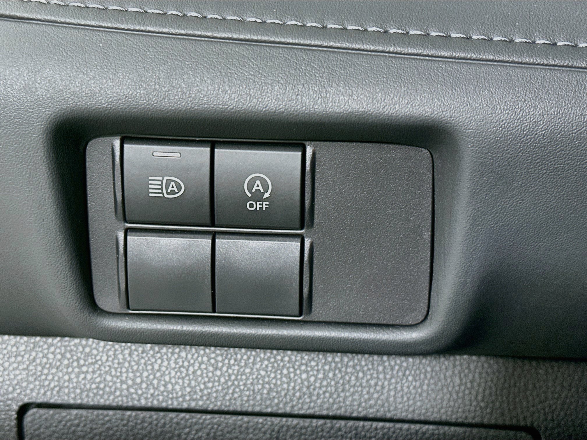 Used 2023 Toyota Highlander L FWD image 16
