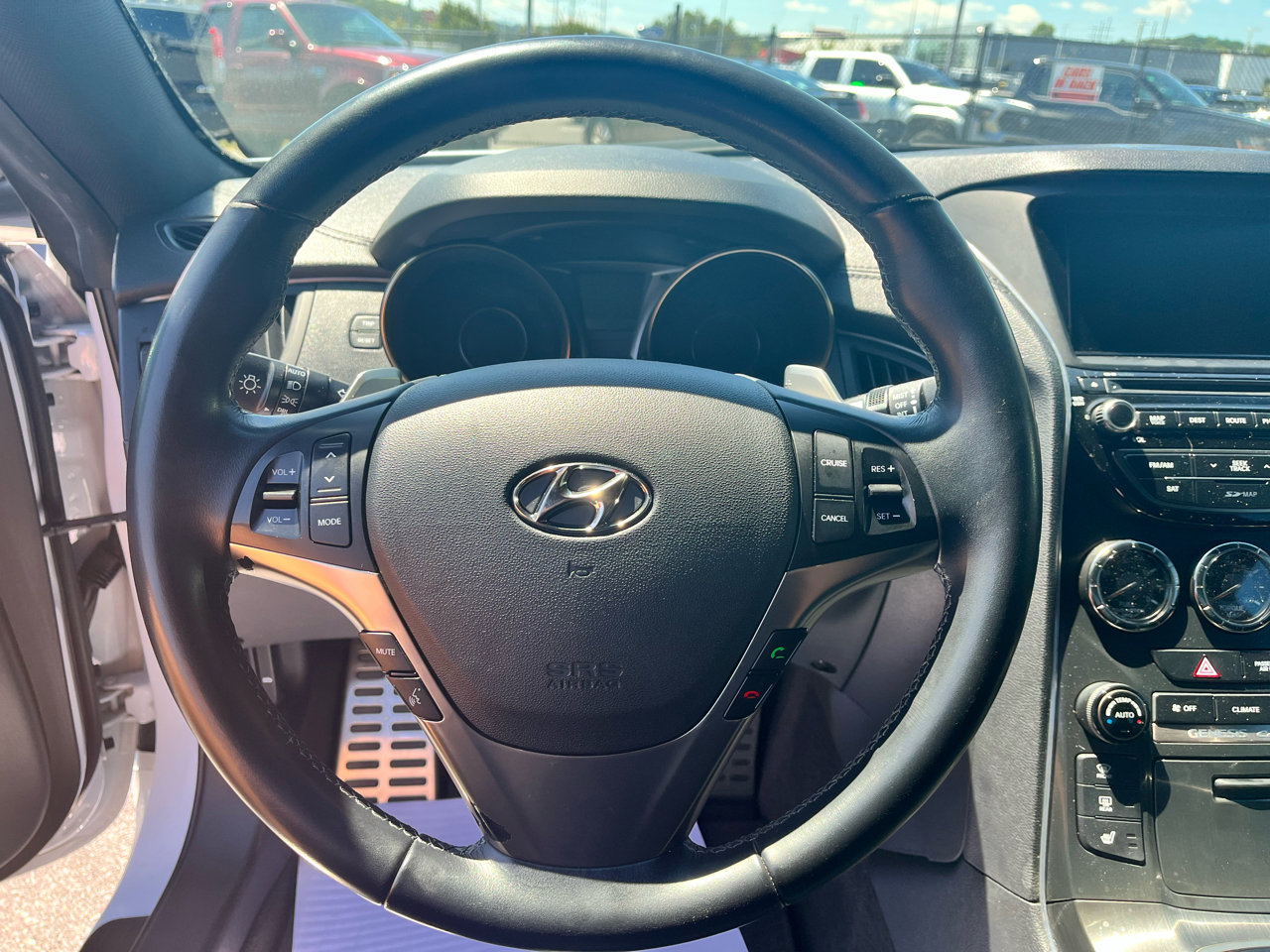 Used 2016 Hyundai Genesis Coupe 3.8 image 17