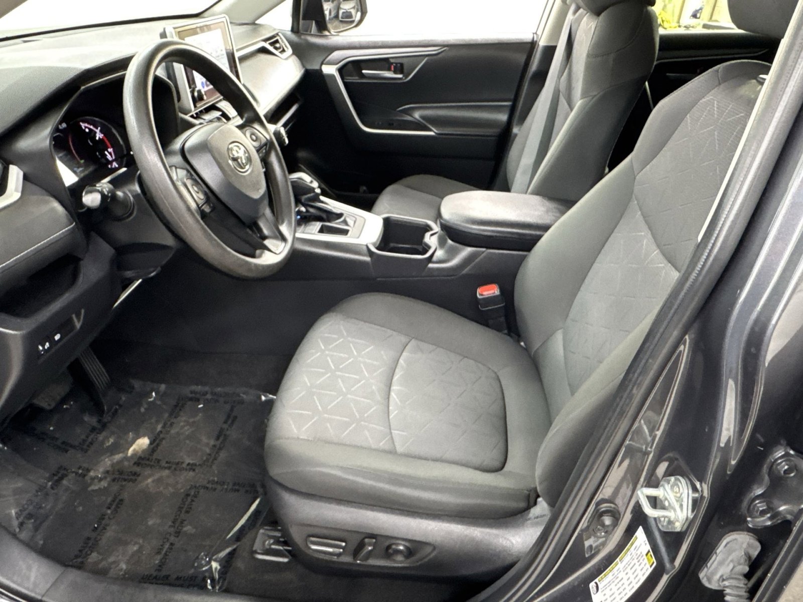 Used 2023 Toyota RAV4 XLE FWD image 16