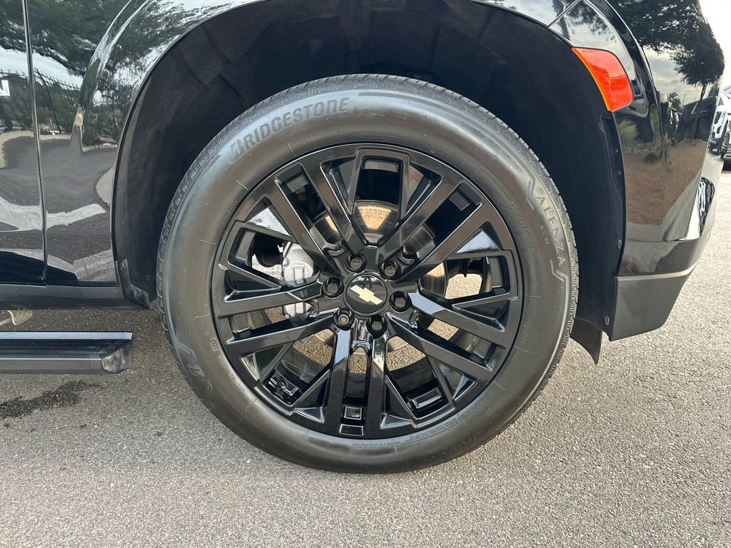 Used 2023 Chevrolet Suburban High Country AWD/4WD image 13