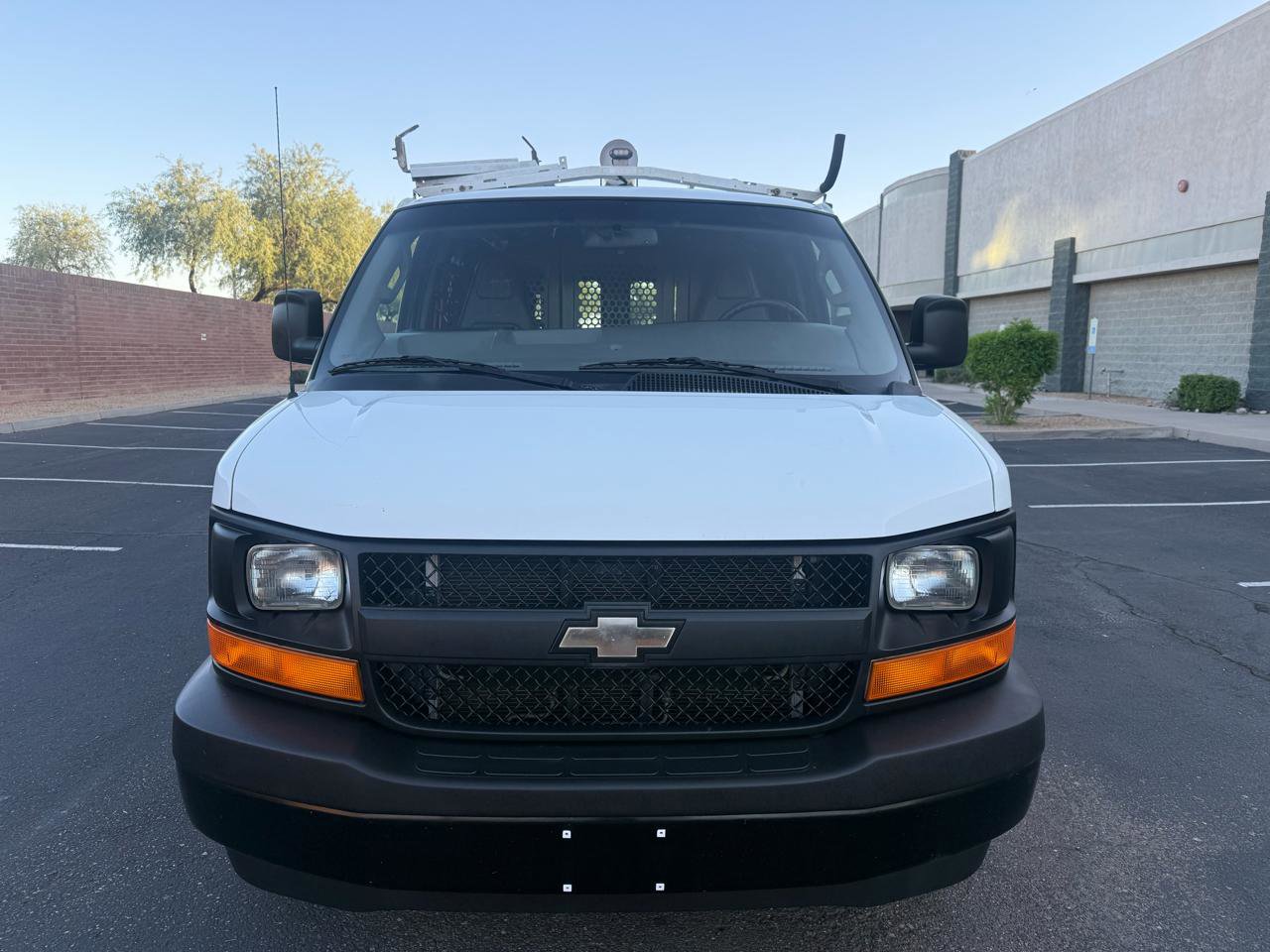 Used 2017 Chevrolet Express 2500 RWD image 8
