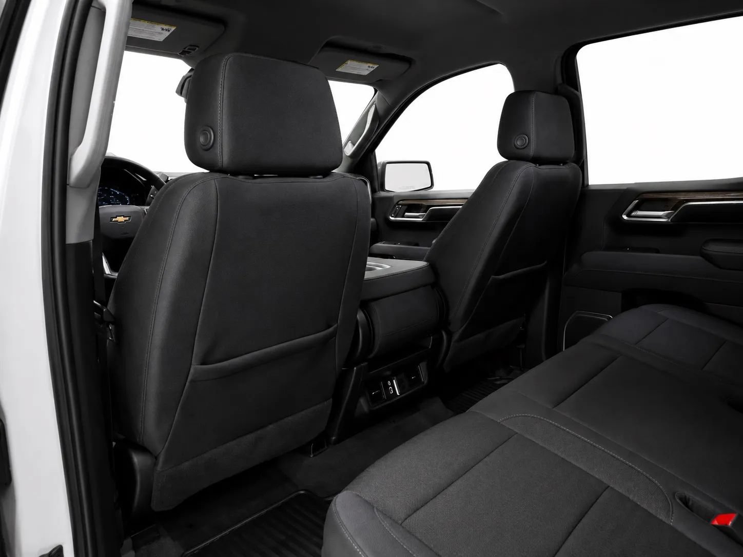 Used 2024 Chevrolet Silverado 1500 LT RWD image 11