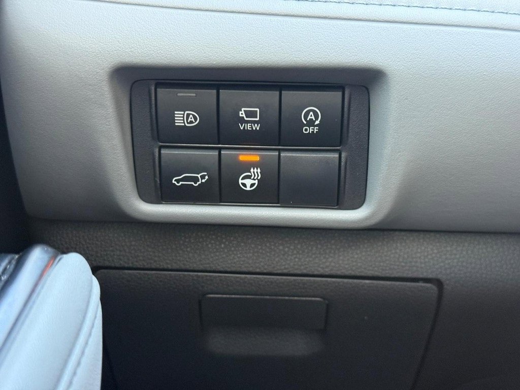 Certified 2025 Toyota Highlander Platinum image 21