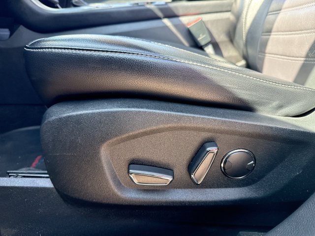Used 2018 Ford Edge SEL w/ Equipment Group 201A FWD image 12