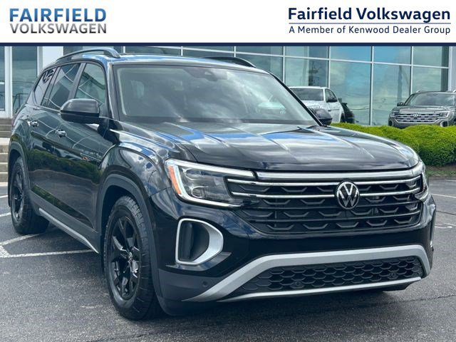 Used 2024 Volkswagen Atlas Peak Edition SEL AWD/4WD image 1