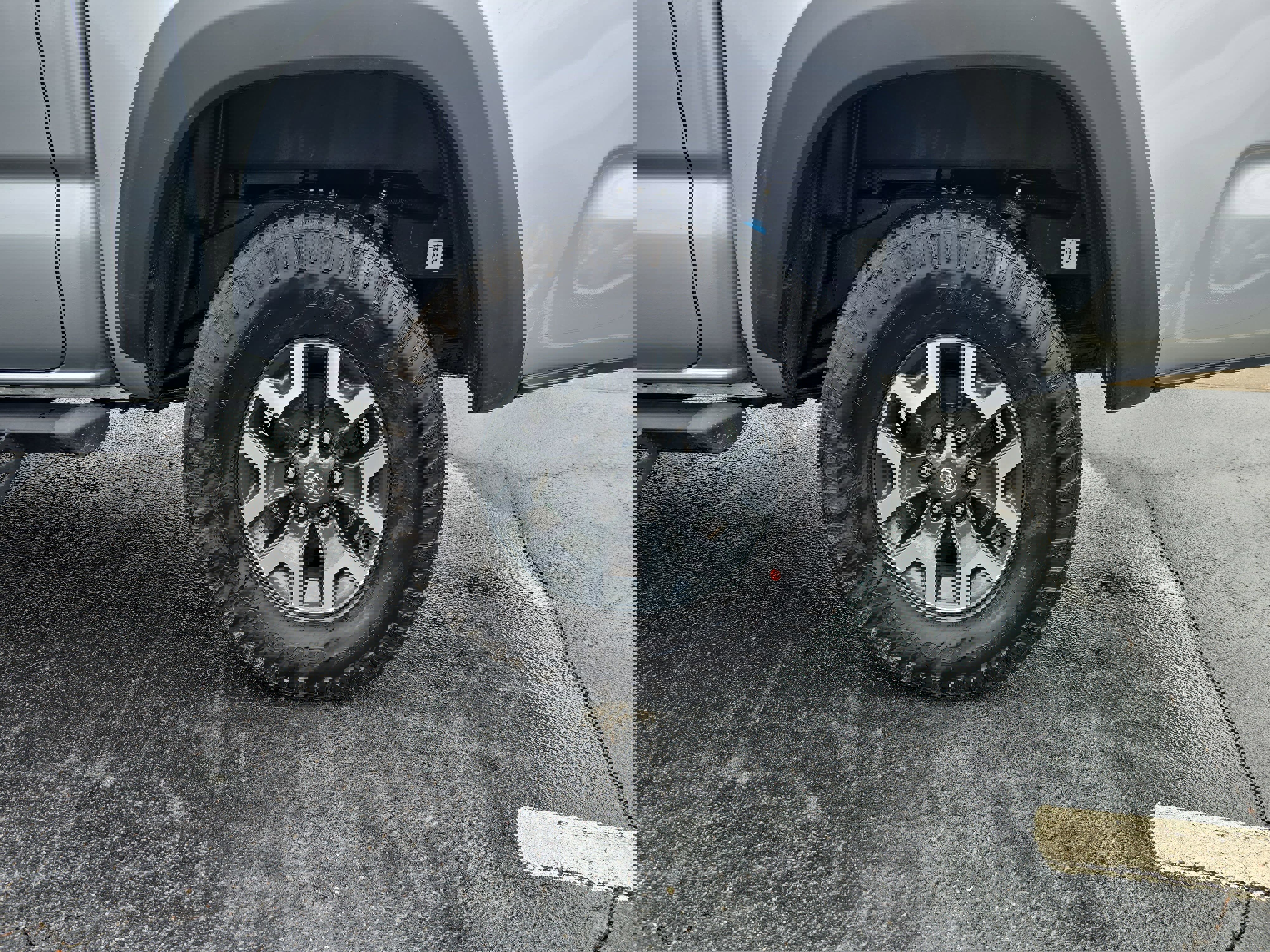 Used 2023 Toyota Tacoma TRD Off-Road image 33