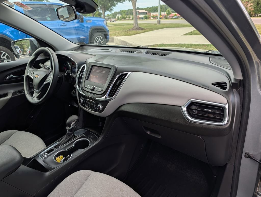 Used 2023 Chevrolet Equinox LT w/ Driver Convenience Package FWD image 17