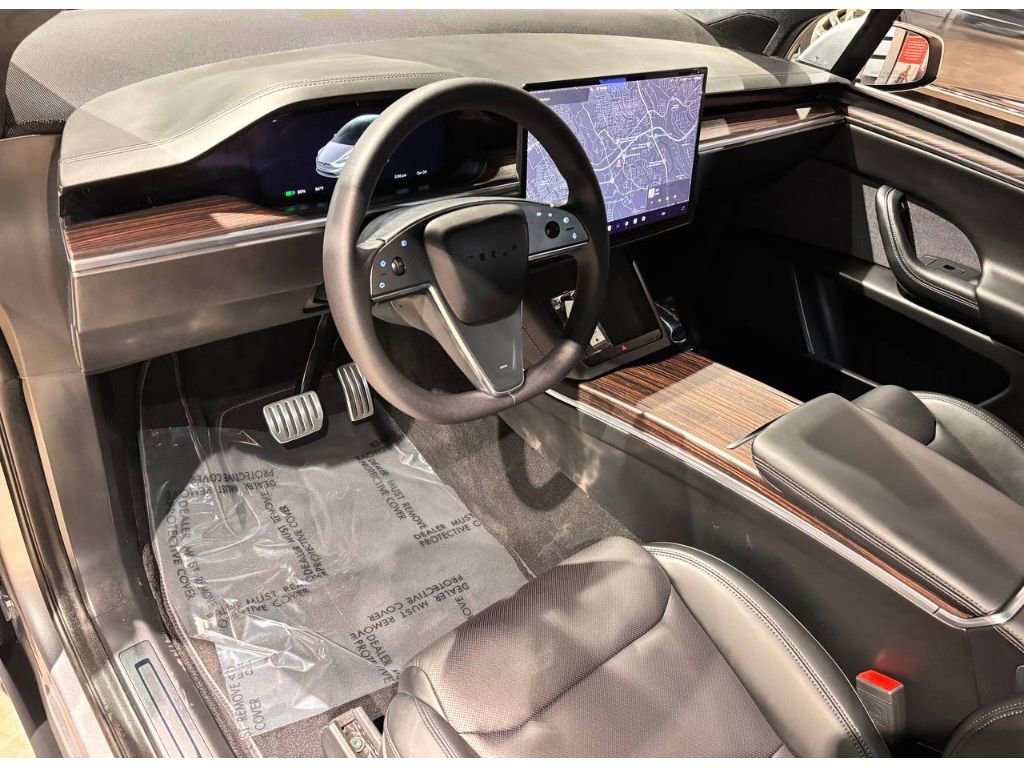 Used 2025 Tesla Model X image 17