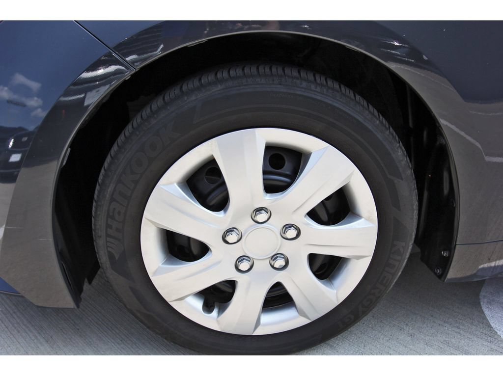 Used 2024 Toyota Corolla LE FWD image 29