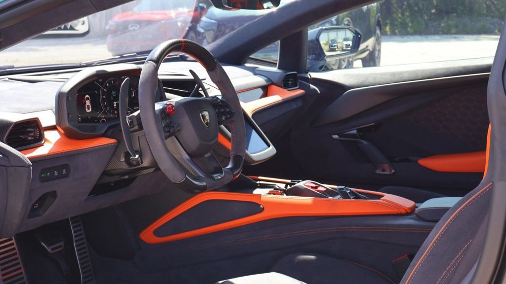 Used 2024 Lamborghini Revuelto AWD/4WD image 23