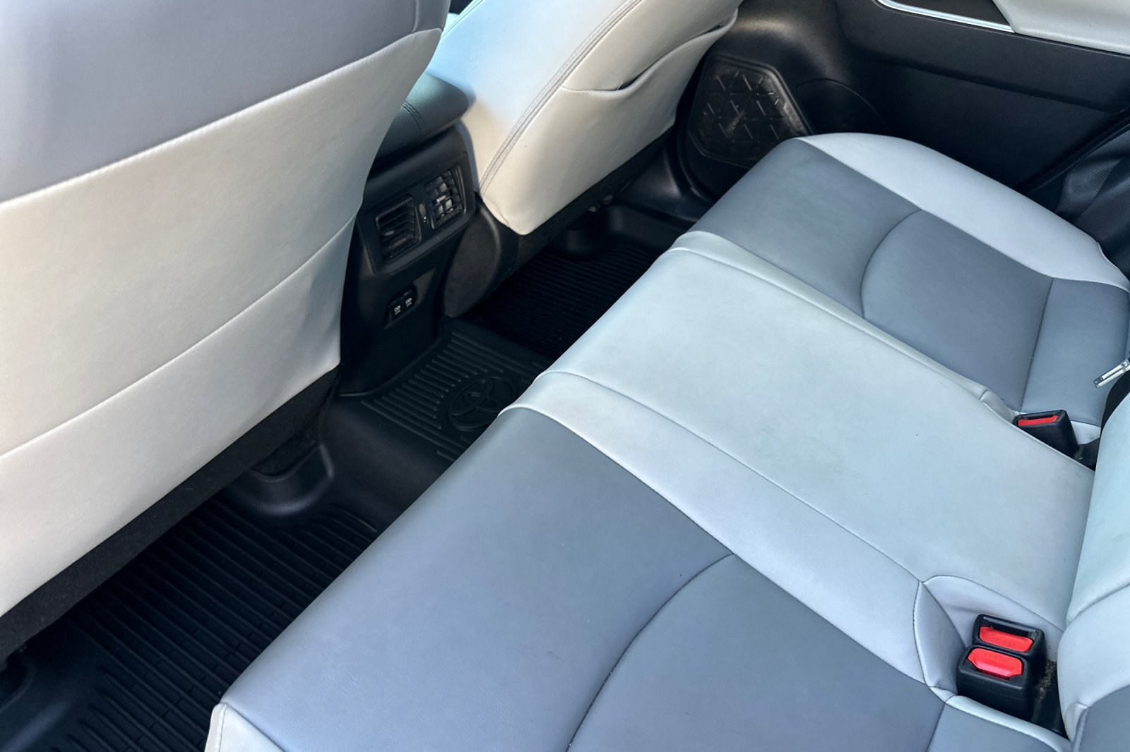 Used 2020 Toyota RAV4 Limited w/ All Weather Liner Package AWD/4WD image 13