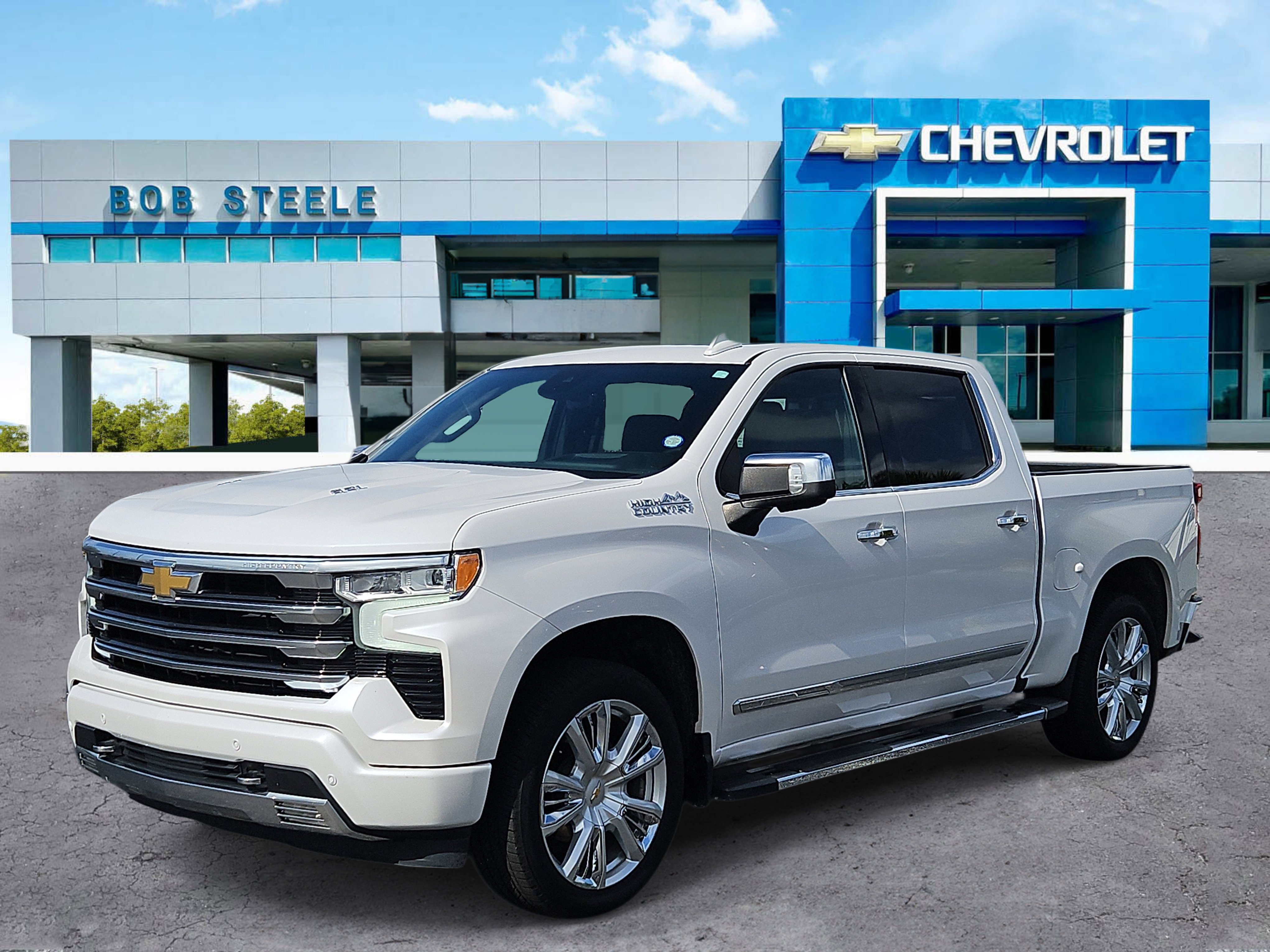 Used 2023 Chevrolet Silverado 1500 High Country w/ High Country Premium Package AWD/4WD image 2