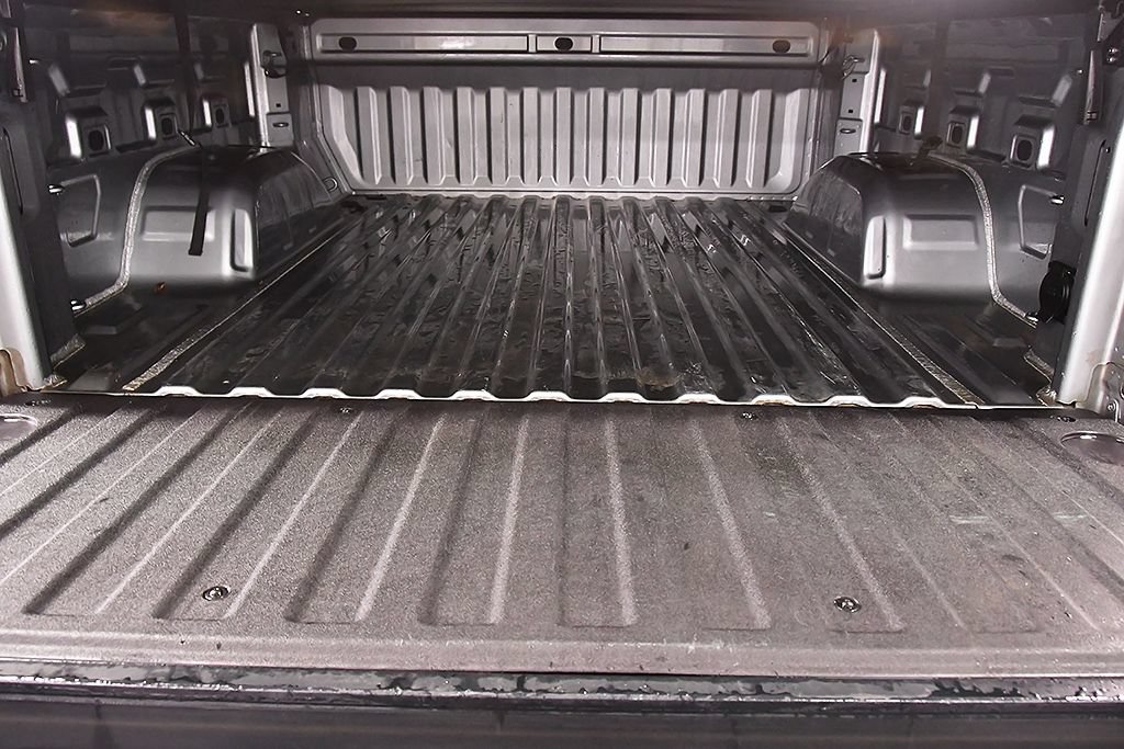 Used 2023 Chevrolet Silverado 1500 LT AWD/4WD image 13