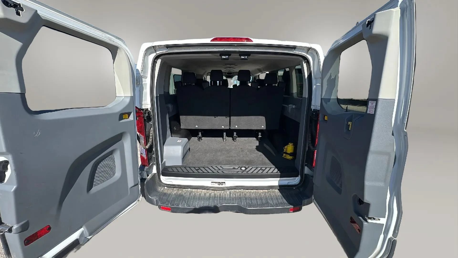 Used 2018 Ford Transit 350 XL RWD image 23