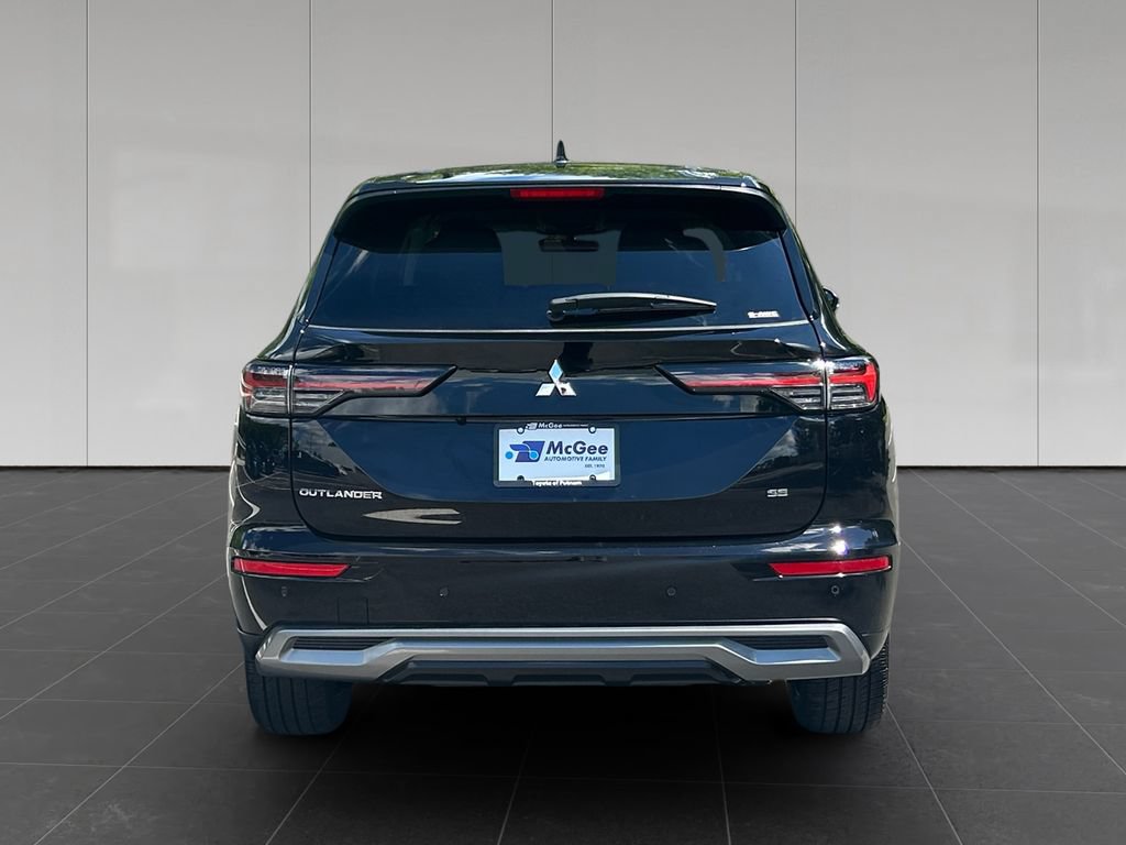 Used 2025 Mitsubishi Outlander SE AWD/4WD image 4