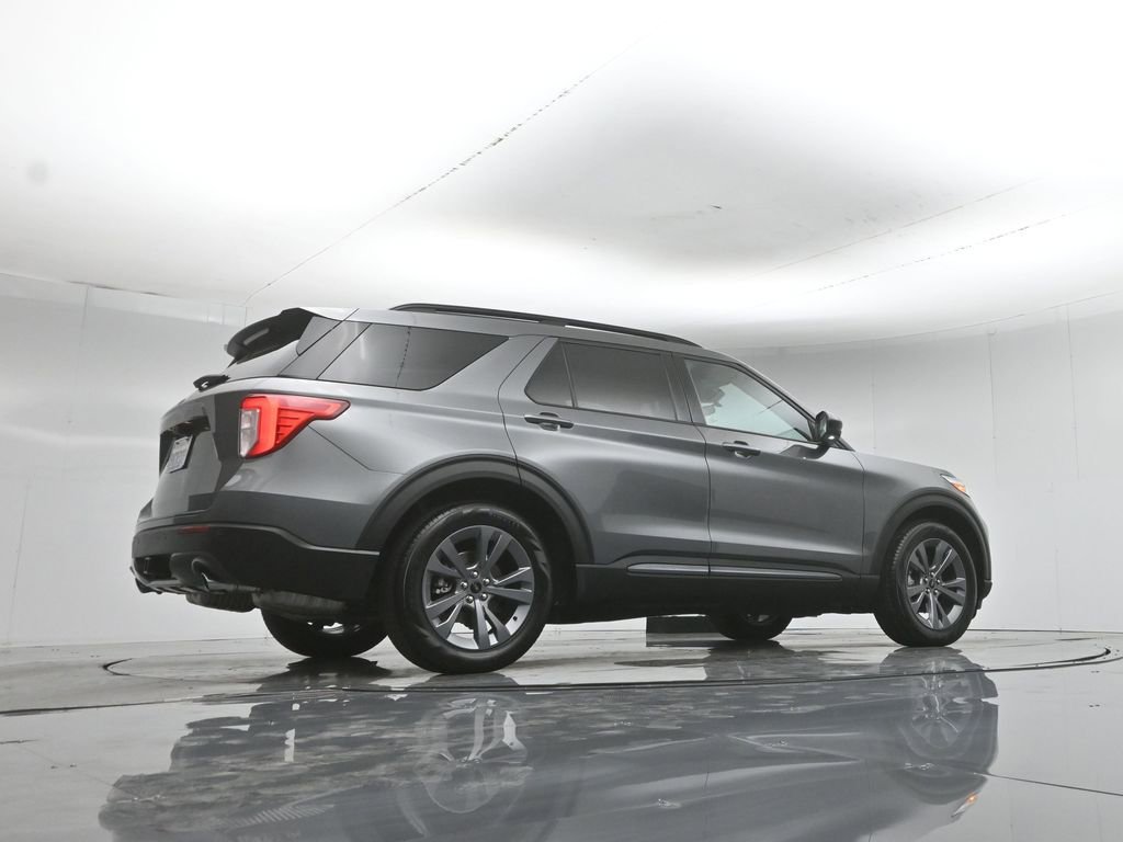 Used 2023 Ford Explorer XLT w/ Equipment Group 202A RWD image 51