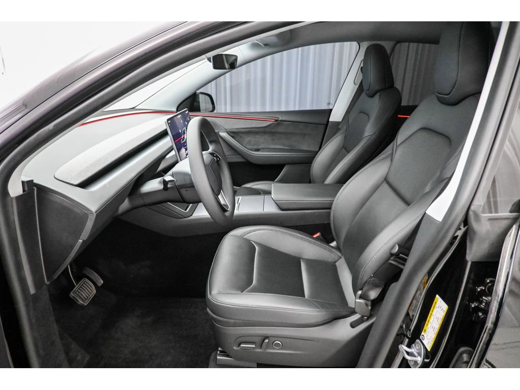 Used 2026 Tesla Model Y Long Range RWD image 38