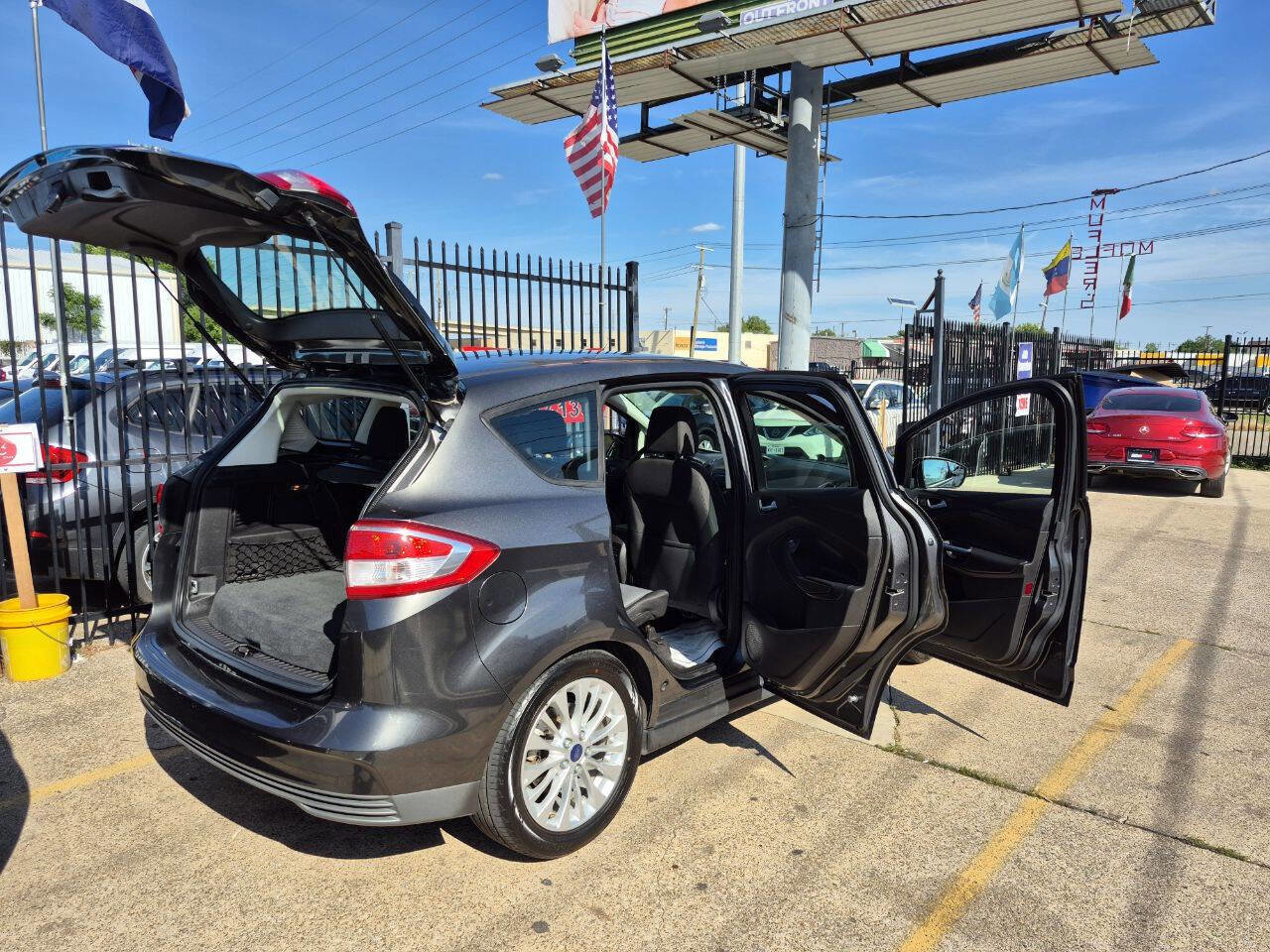 Used 2017 Ford C-MAX SE image 7