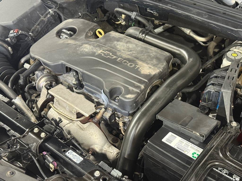 Used 2017 Chevrolet Malibu LT FWD image 33
