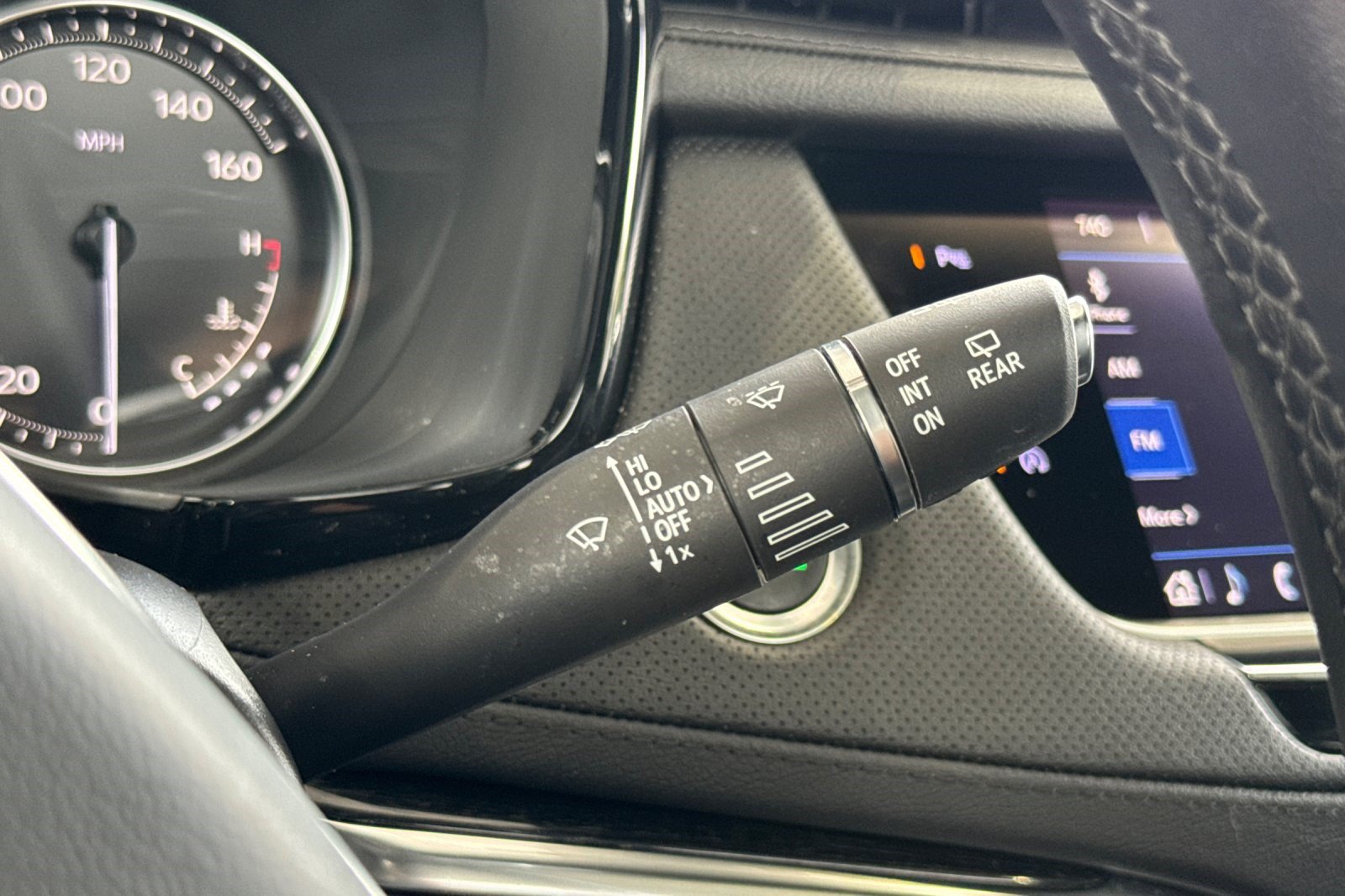 Used 2020 Cadillac XT5 Premium Luxury FWD image 34