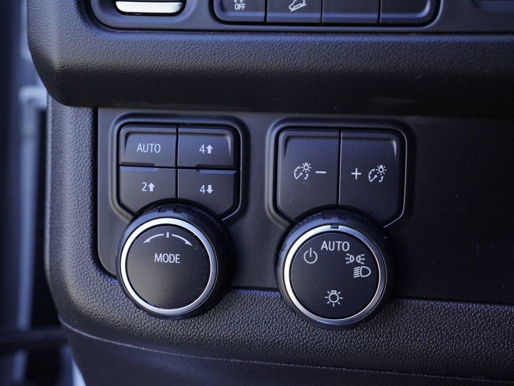 Used 2022 Chevrolet Tahoe Premier AWD/4WD image 14