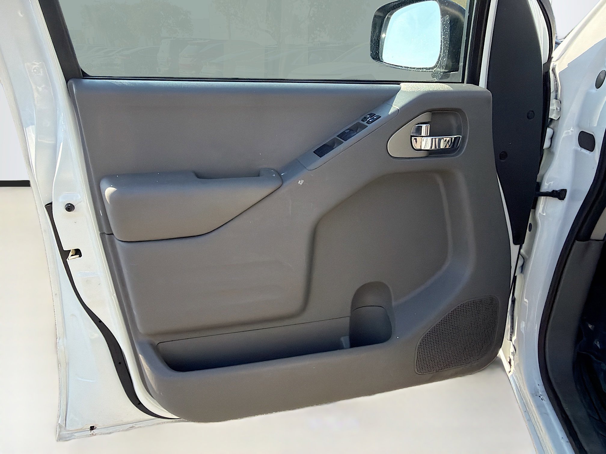 Used 2020 Nissan Frontier SV image 19