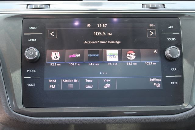 Used 2020 Volkswagen Tiguan SE R-Line FWD image 19