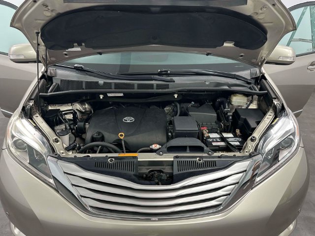 Used 2017 Toyota Sienna Limited Premium w/ Protection Package AWD/4WD image 17