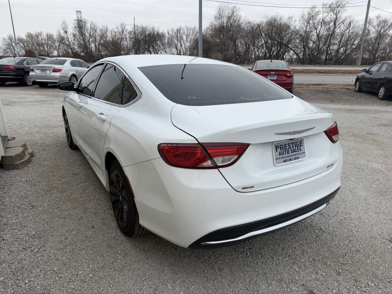 Used 2016 Chrysler 200 Limited image 4