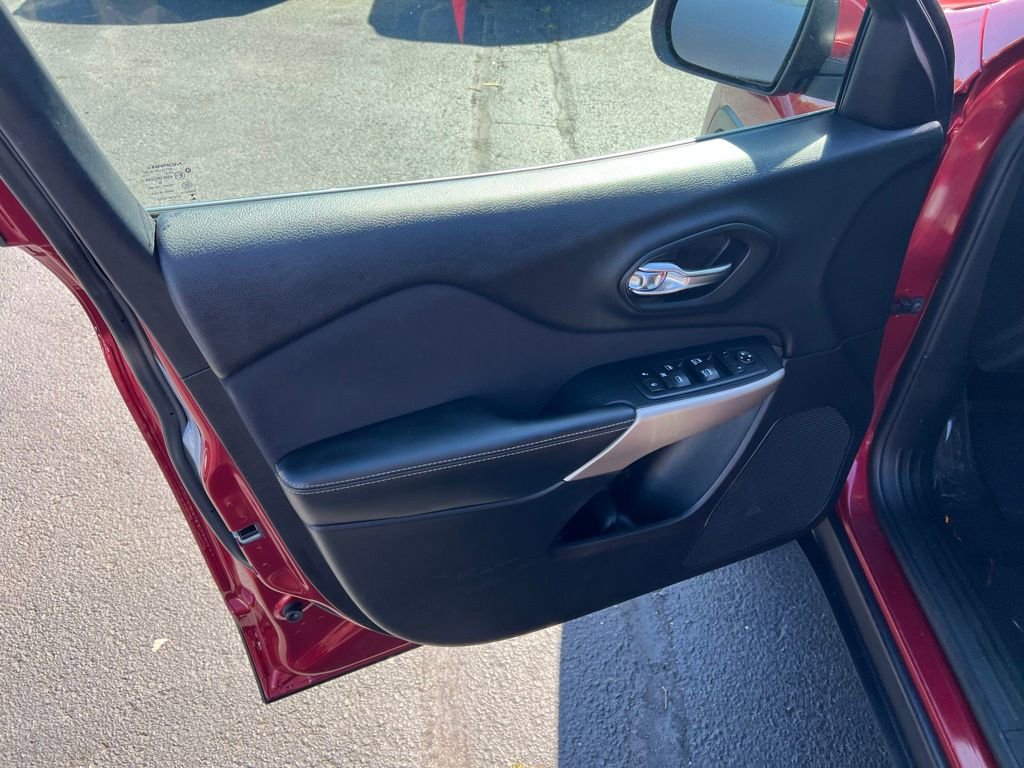 Used 2017 Jeep Cherokee Latitude image 10