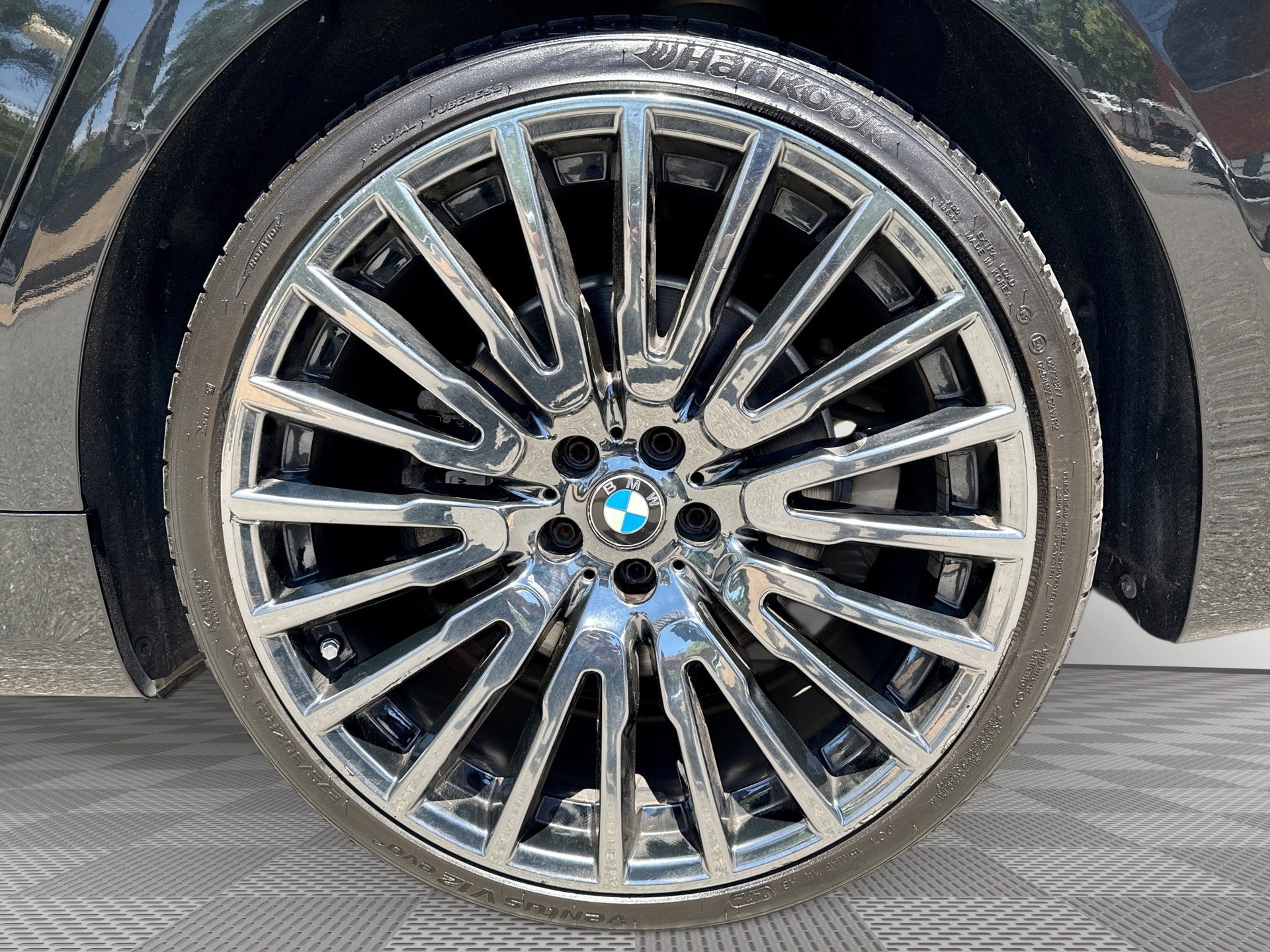 Used 2017 BMW 750i RWD image 29
